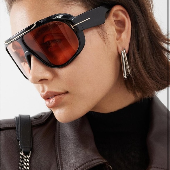 💯- New Authentic Tom Ford FT1093 01E Black Sunglasses with OrangeLenses